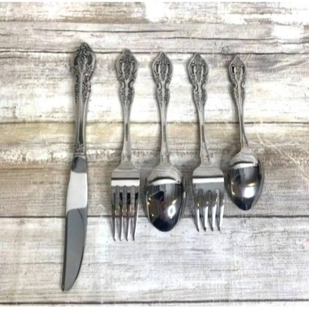 Oneida S.S.S. By Oneida Renoir Pembrooke Flatware‎ Set 5-Piece Stainless Steel